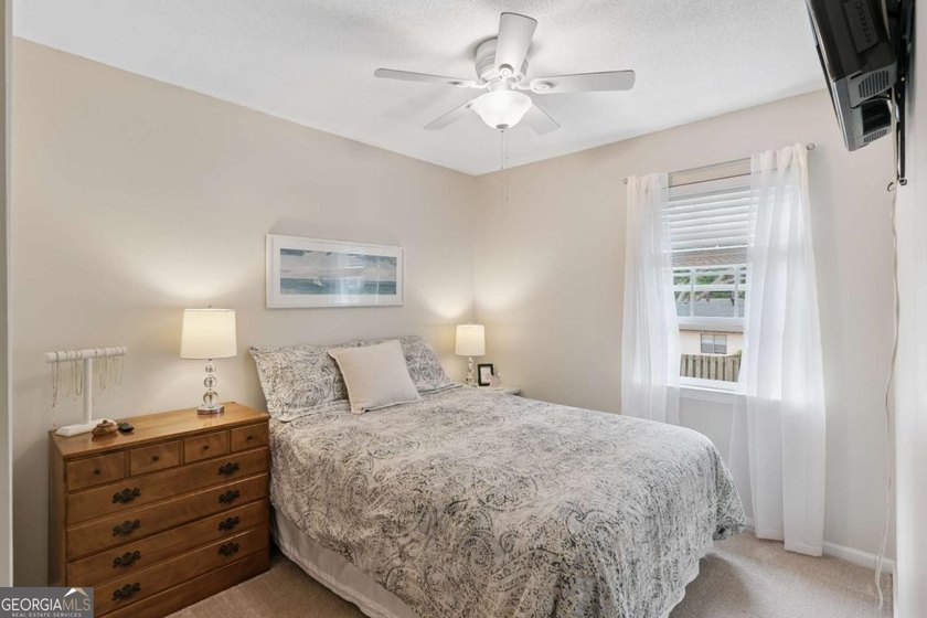 Welcome to easy coastal living in this beautifully maintained - photo 6