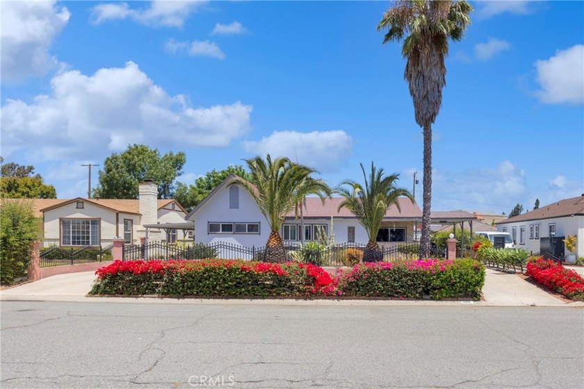 Rare opportunity to own a spacious single-level home with a - photo 3