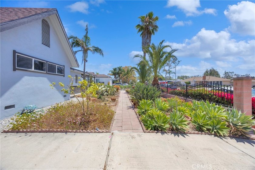 Rare opportunity to own a spacious single-level home with a - photo 7