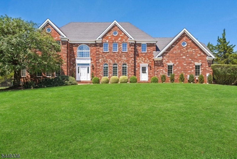 Welcome to your own private oasis on 2 acres, just 51 miles west - photo 2
