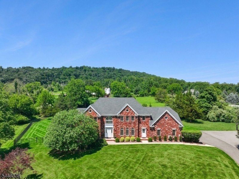 Welcome to your own private oasis on 2 acres, just 51 miles west - photo 6