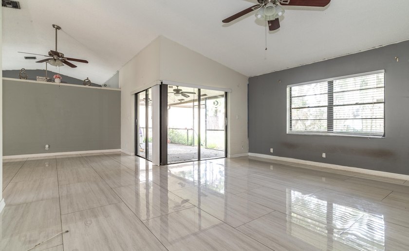 This 3-bedroom, 2-bathroom single-story home offers 1,672 square - photo 9