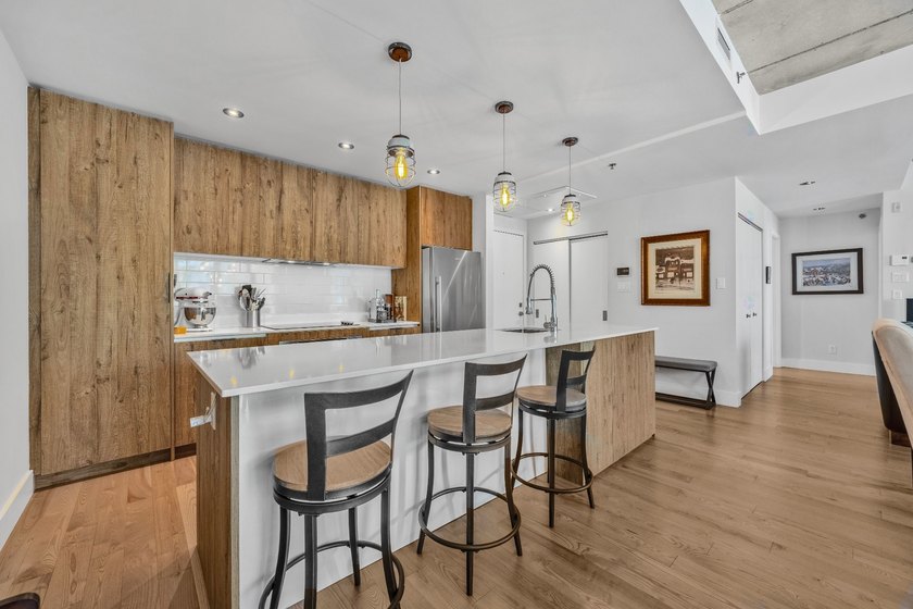 Stunning ground-floor condo in the prestigious Monroe complex in - photo 7