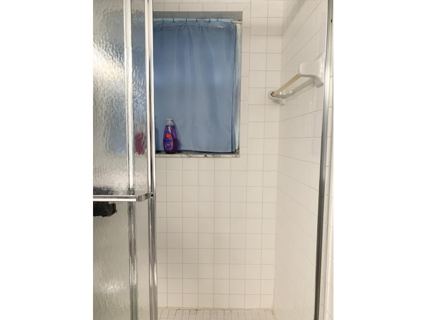 SPECTACULAR QUIET CORNER 2 BEDROOM, 2 *FULL BATHS*, UPDATED UNIT - photo 16
