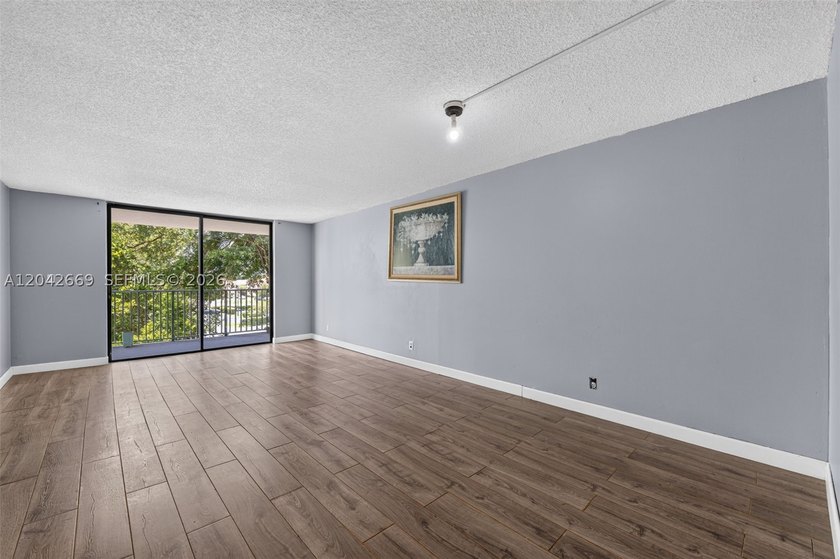 Discover comfortable living in this spacious condo in Tamarac - photo 3