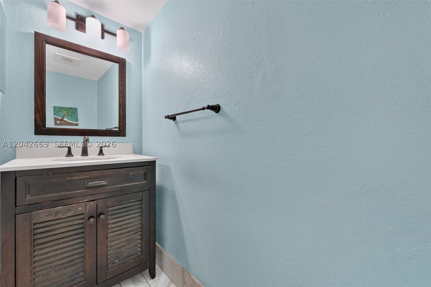Discover comfortable living in this spacious condo in Tamarac - photo 8
