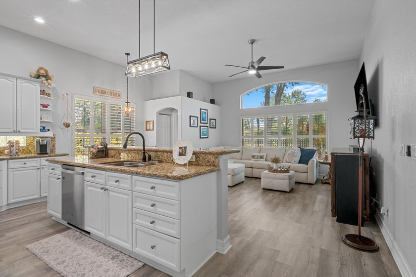 BETTER THAN NEW! Beautifully upgraded 4BR/2.5BA home in Oakmont - photo 6