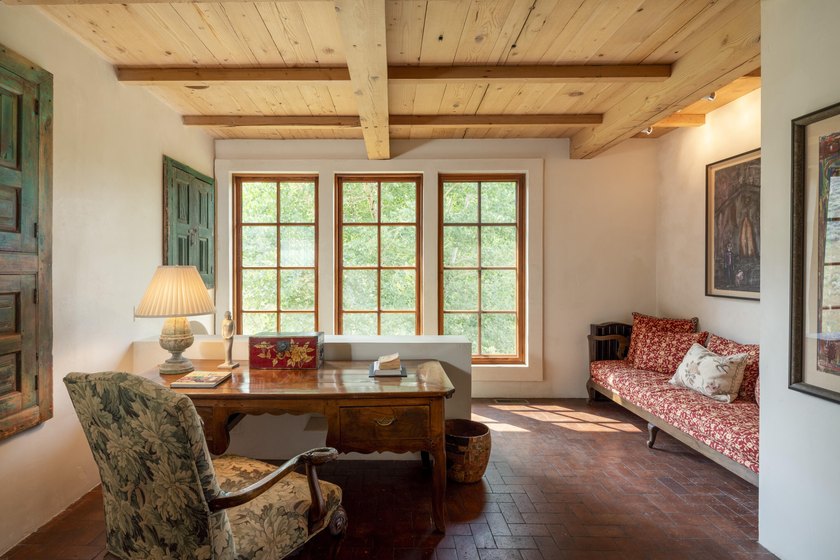 Nestled on 21.77 private acres in Bellevue, this Tuscan estate - photo 33
