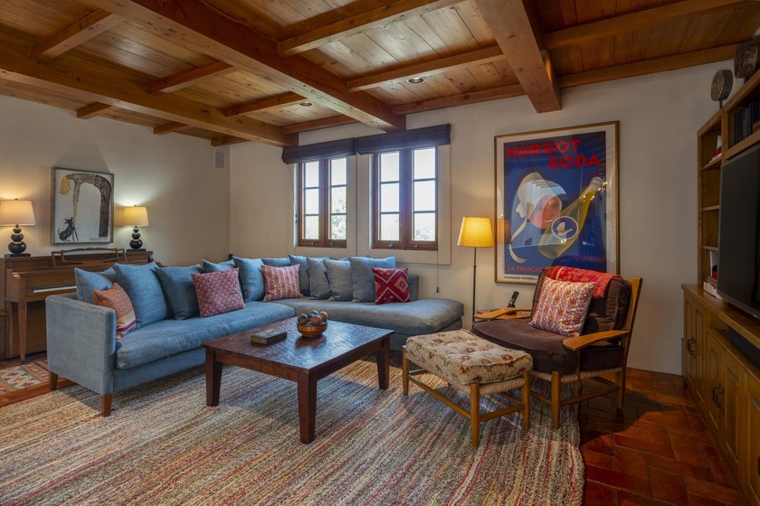 Nestled on 21.77 private acres in Bellevue, this Tuscan estate - photo 38