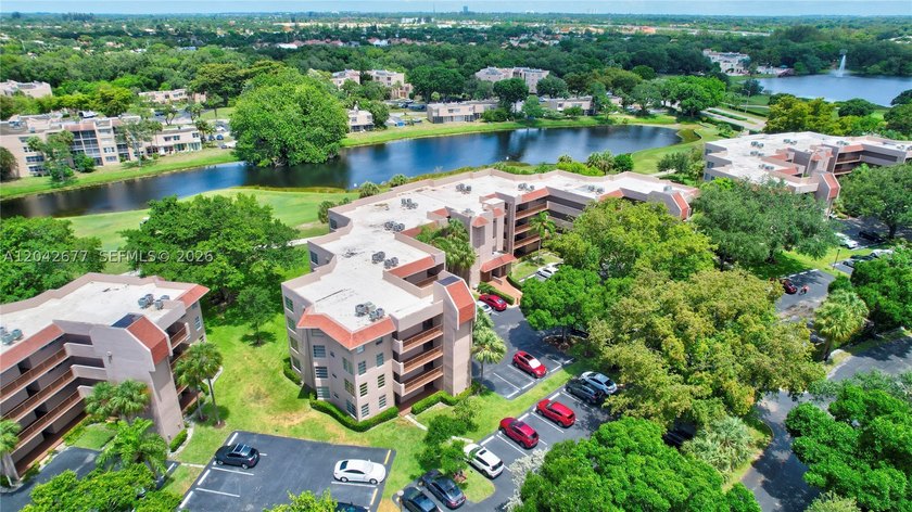 This amazing beautiful condo 3/2 on the second floor in Sabal - photo 2