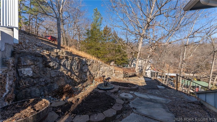 MOTIVATED SELLER-PRICE IMPROVED! The location on this 3 bed 2 - photo 26