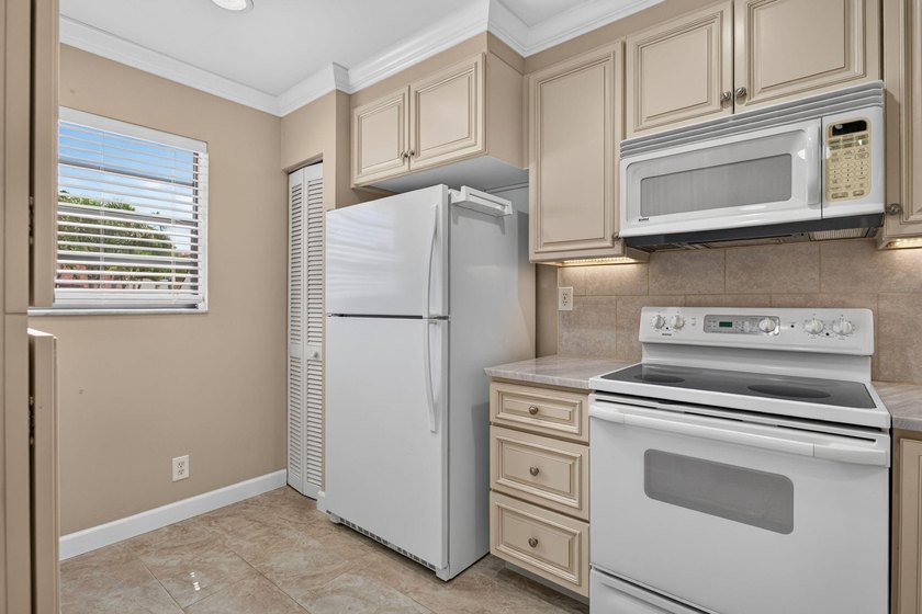Spacious and well-designed 2-bedroom, 2-bath first-floor unit - photo 5