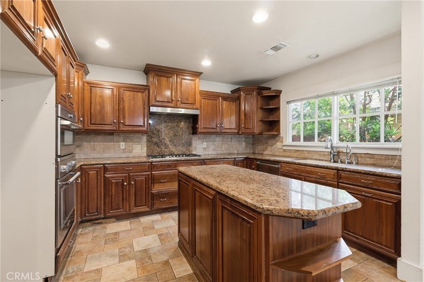 Charming 1920s single-level home situated in the highly - photo 13