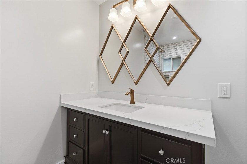 Charming 1920s single-level home situated in the highly - photo 20