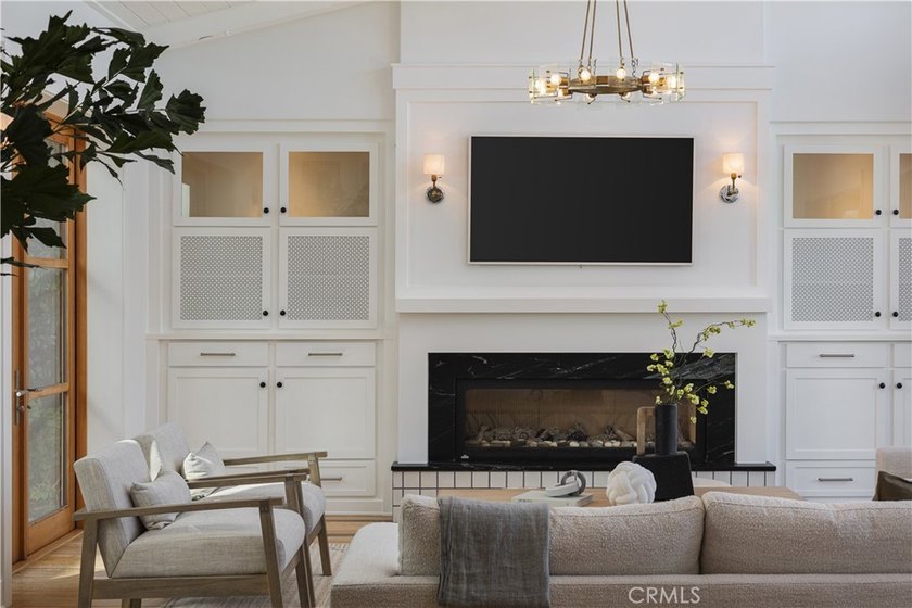 Welcome to 2217 Laurel Place -a bespoke architectural gem tucked - photo 2