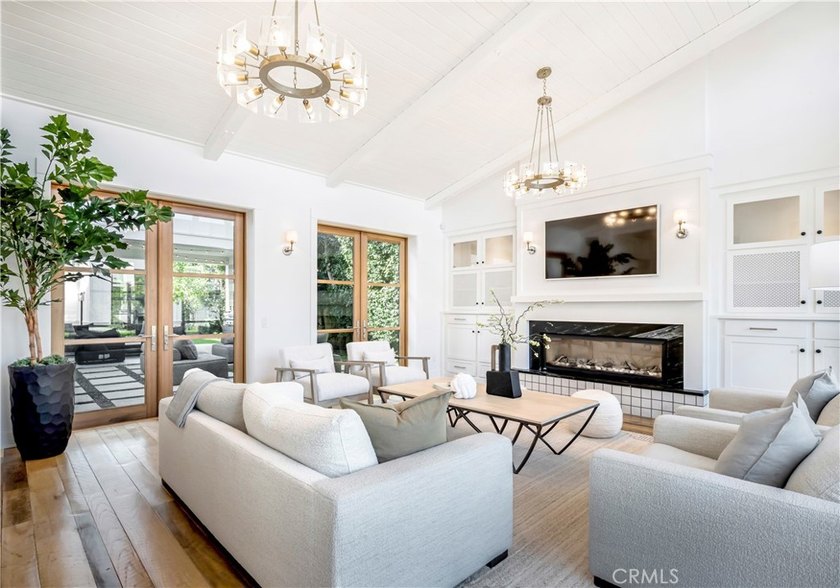 Welcome to 2217 Laurel Place -a bespoke architectural gem tucked - photo 3