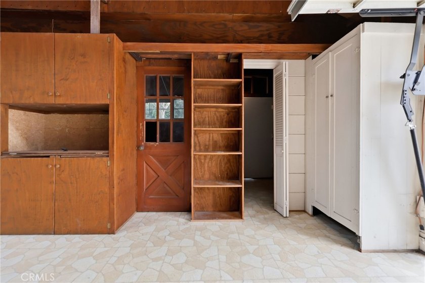 Charming 1920s single-level home situated in the highly - photo 31