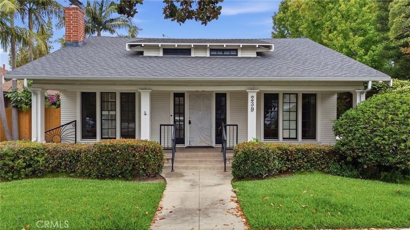 Charming 1920s single-level home situated in the highly - photo 36