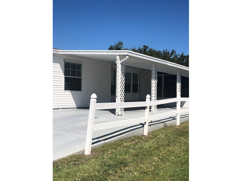 Immaculate and in great condition home on a beautiful lot in the - photo 2