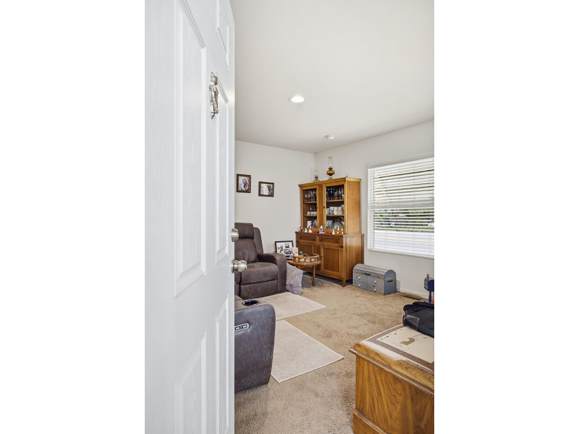 Located in a well-maintained 55+ senior community in Tulare - photo 8