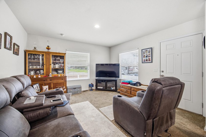 Located in a well-maintained 55+ senior community in Tulare - photo 10