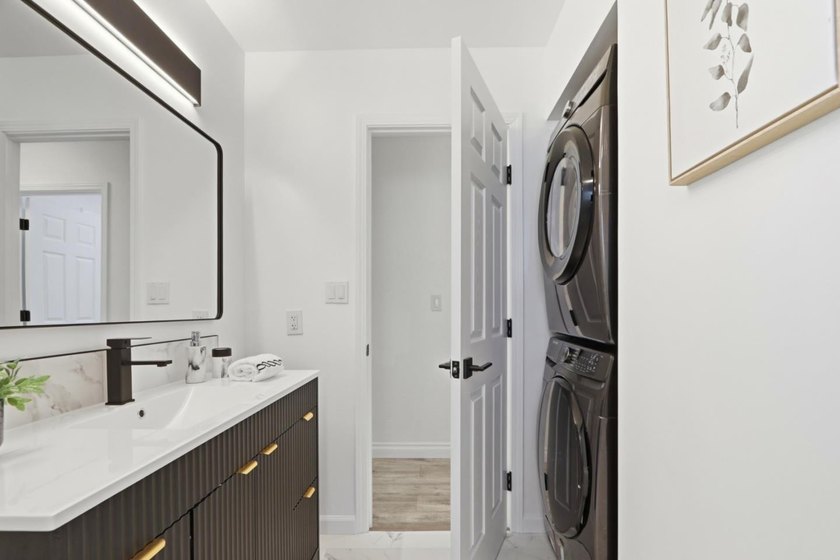 NORTH-EAST FACING Elegantly Updated HOME with FEEL-GOOD Factor - photo 29