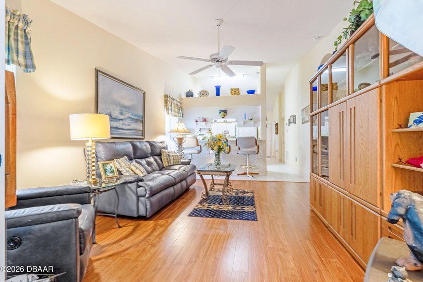This beautifully maintained 2-bedroom, 2-bath end-unit villa is - photo 11