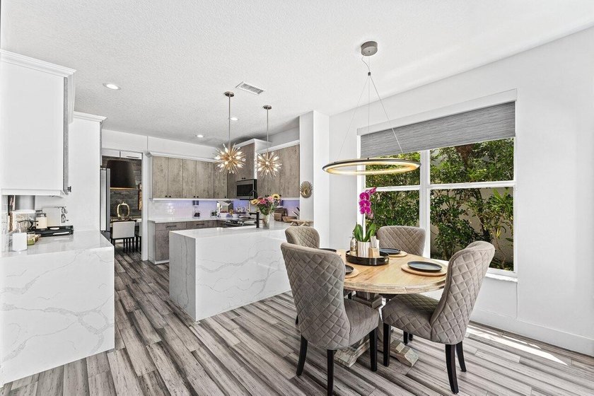 Stunning, completely renovated 4 BD / 3.5 BA in Stratford Green - photo 8