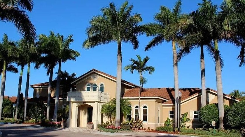 This turnkey, well-maintained first-floor 2-bedroom, 2-bath - photo 2