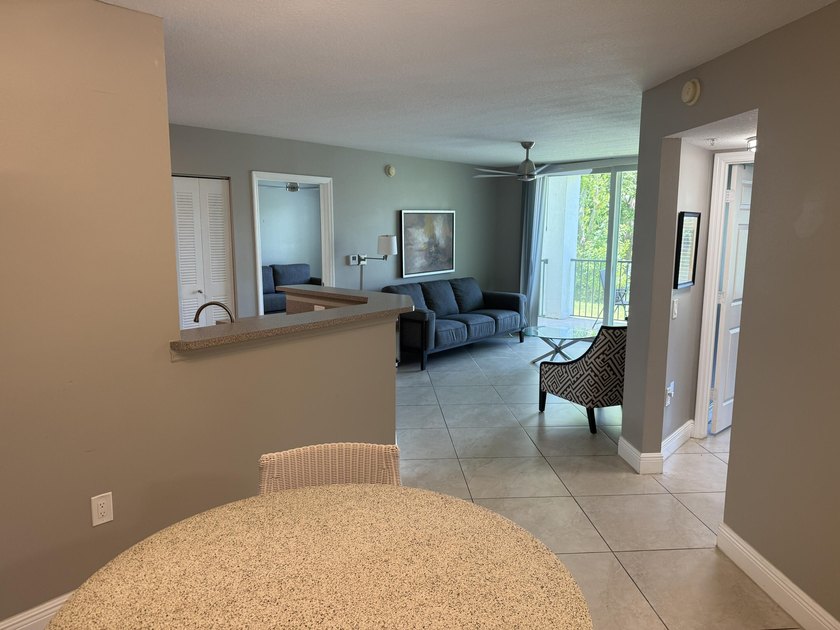 This turnkey, well-maintained first-floor 2-bedroom, 2-bath - photo 5