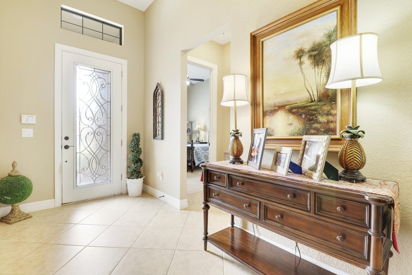 Welcome to your dream home! This stunning 1-story 4-bedroom - photo 4