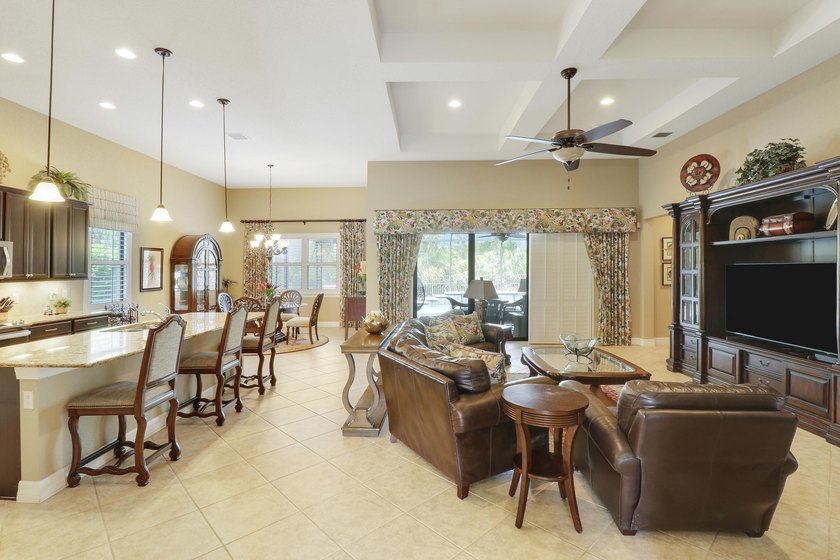 Welcome to your dream home! This stunning 1-story 4-bedroom - photo 5