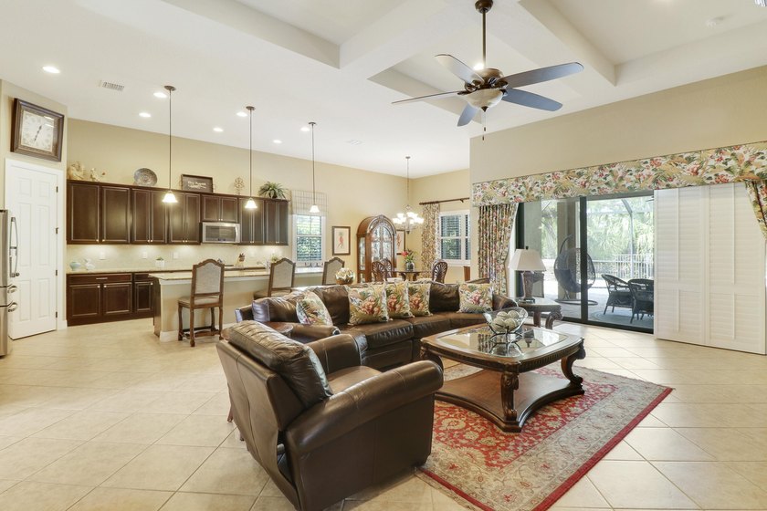 Welcome to your dream home! This stunning 1-story 4-bedroom - photo 6