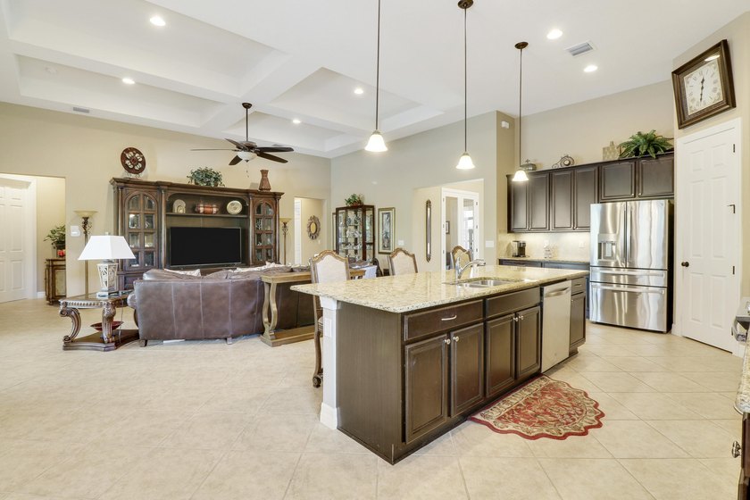 Welcome to your dream home! This stunning 1-story 4-bedroom - photo 7
