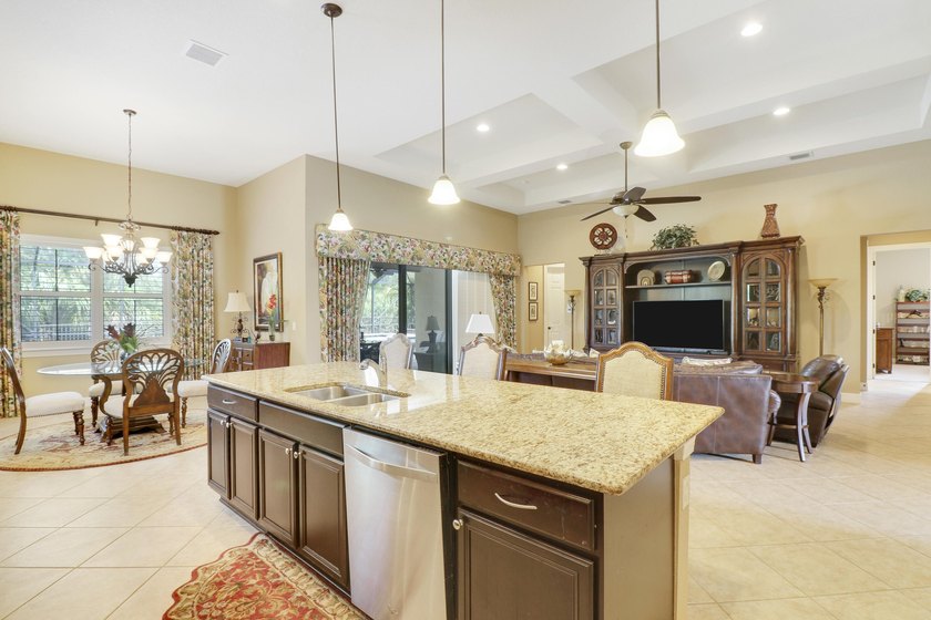 Welcome to your dream home! This stunning 1-story 4-bedroom - photo 8