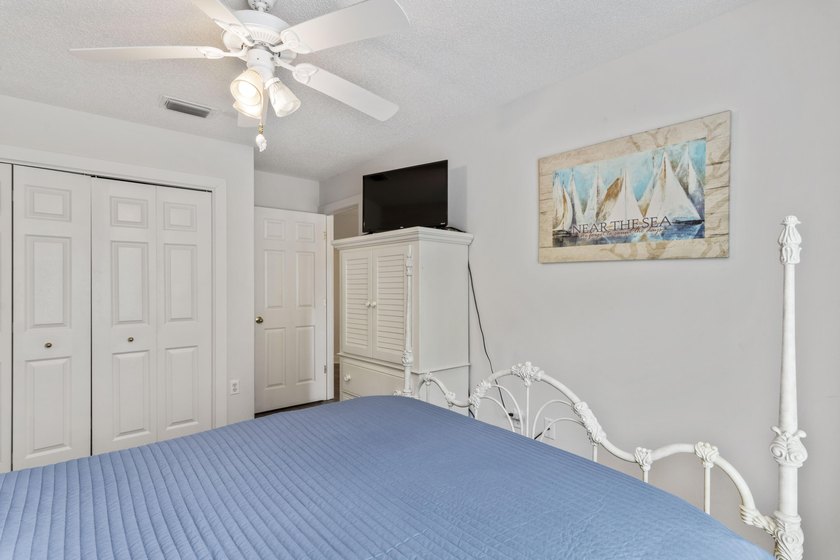 Location! Location! Welcome to 84 Tradewinds Drive, a charming - photo 27