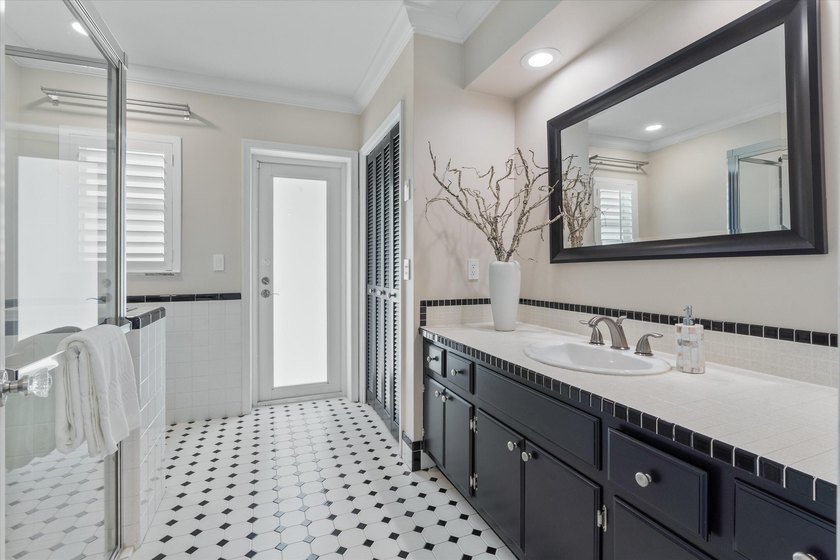 Enjoy exceptional country club living in this beautifully - photo 20