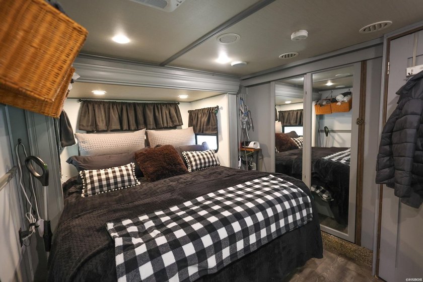 Conveniently located near Lake Greeson and area ATV trails, this - photo 22