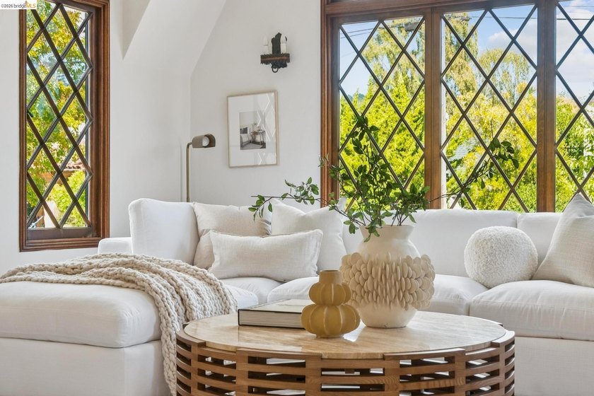 New Listing! Enchanting Storybook Oakmore Tudor where timeless - photo 7