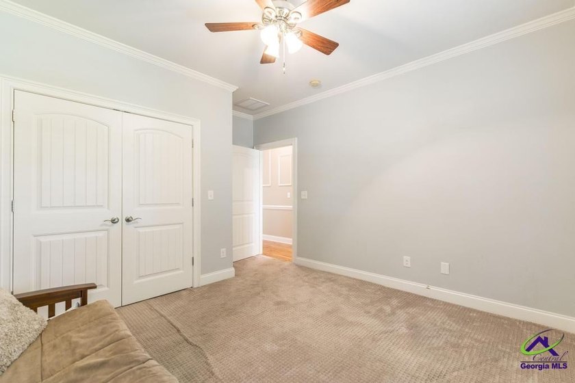 Welcome home to this stunning custom-built, four-sided brick - photo 28