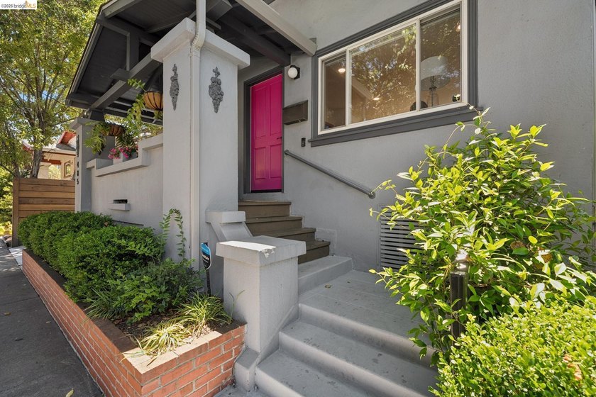 Tucked into the heart of Temescal, this delightful two-bedroom - photo 2