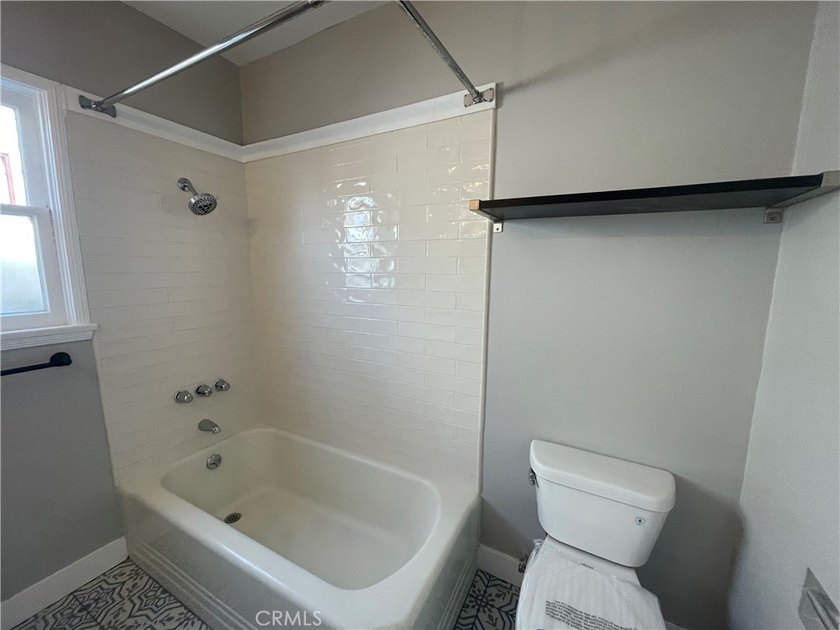 Great location to live in one and rent the other or rent out - photo 16