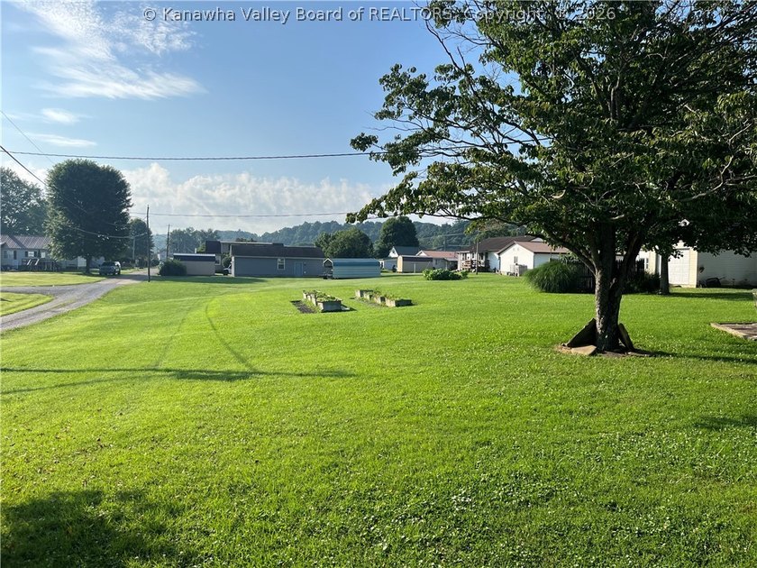 Well-maintained 3-bedroom, 2 full bath home situated on a - photo 26
