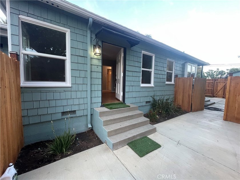 Great location to live in one and rent the other or rent out - photo 27