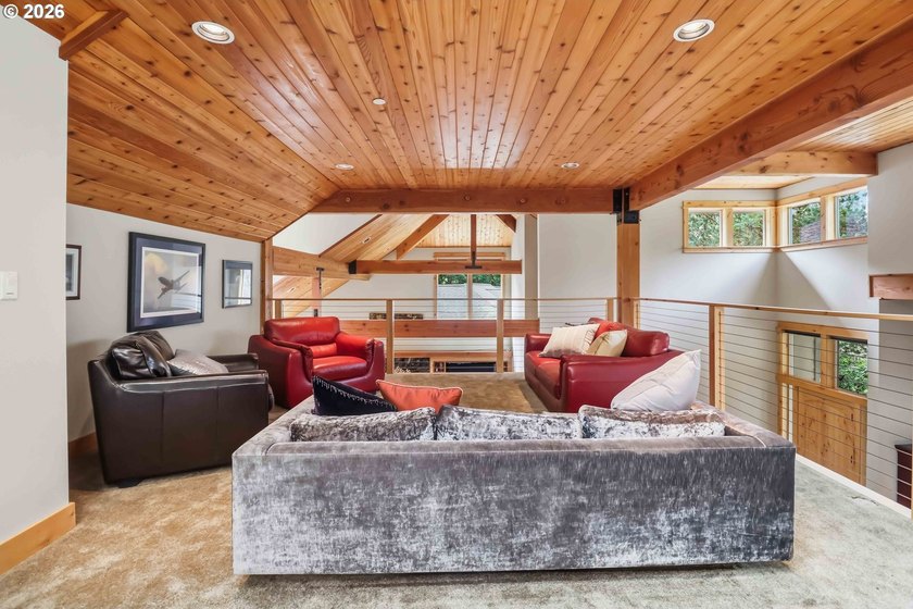 Exceptional Kalama River estate on 2.76 private acres with - photo 30