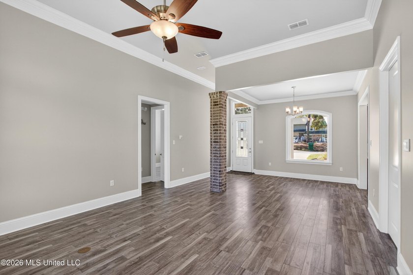 This beautifully maintained 3-bedroom, 2-bath home is perfectly - photo 5
