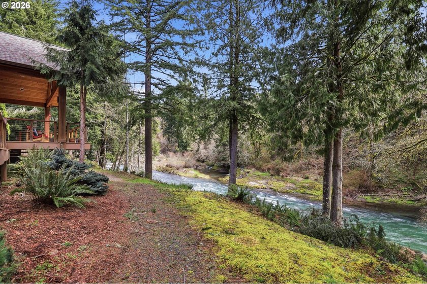 Exceptional Kalama River estate on 2.76 private acres with - photo 40