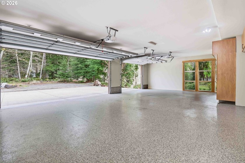 Exceptional Kalama River estate on 2.76 private acres with - photo 44