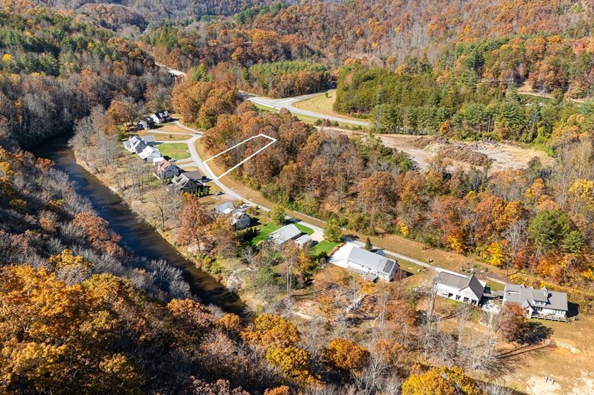 Enjoy the quiet beauty of Western North Carolina from this - photo 2