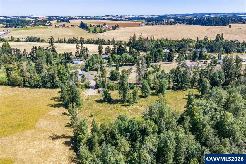 Rare opportunity to own a private 6.11-acre property bordering - photo 3